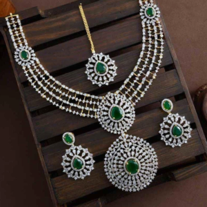 NIHARA AD NECKLACE SET - Image 4